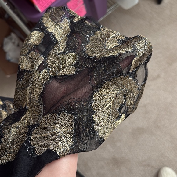 Gold leaf embroidery blazer - Picture 5 of 12